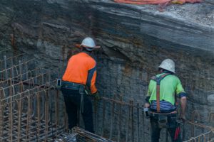 Retaining wall failure in savannah: signs, causes, and repair options