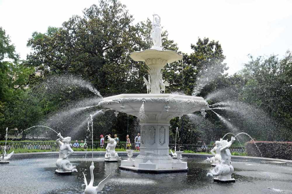 Forsyth park fountain in savannah, ga