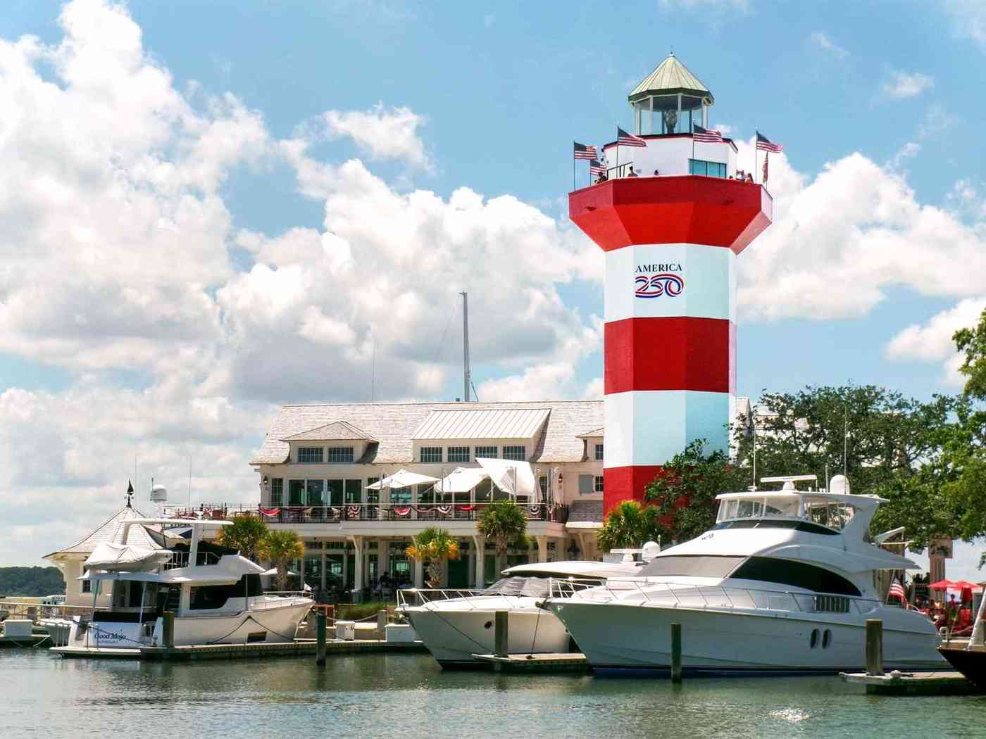 Harbour town lighthouse on hilton head island, sc lowcountry